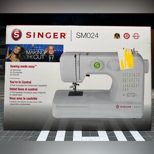 Singer SM024 Sewing Machine